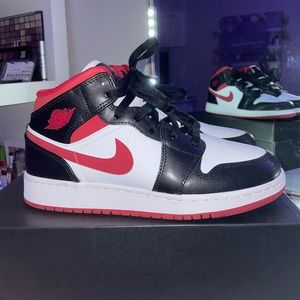 Nike Air Jordan 1 retro Mid GS “Metallic Red Authentic